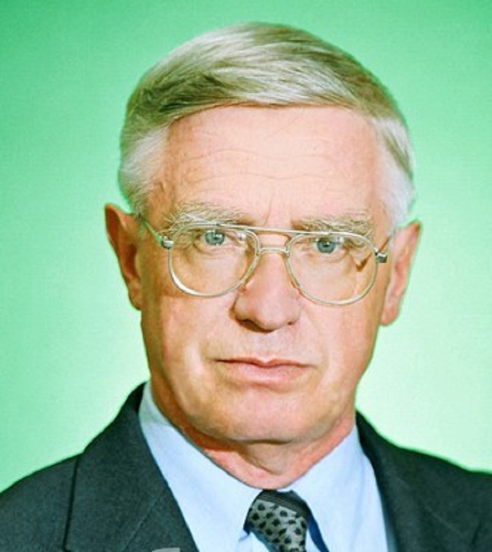 Махров Вячеслав Григорьевич.